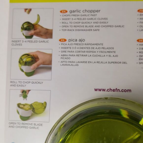 chef'n GarlicZoom XL Garlic Chopper Green Chops Fresh Garlic Fast Kitchen Tool - Picture 3 of 4
